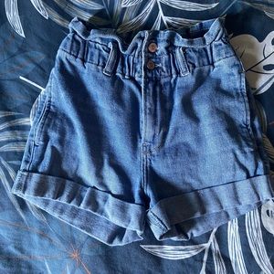 Hollister mid rise paper bag short 23